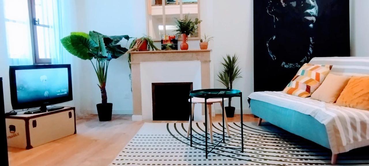 La Maison Des Nomades Netflix Disney Prime Video Apartment Avignon Bagian luar foto
