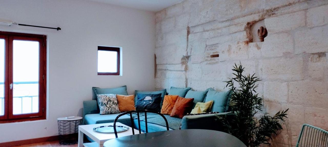 La Maison Des Nomades Netflix Disney Prime Video Apartment Avignon Bagian luar foto