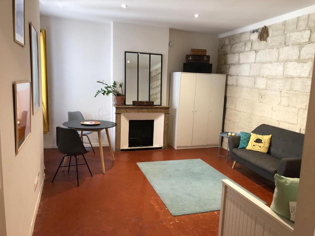 La Maison Des Nomades Netflix Disney Prime Video Apartment Avignon Bagian luar foto